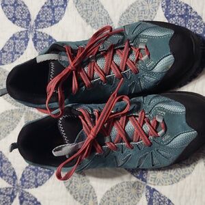 Merrell Womens Size 8 Dragon Fly  Performance Footwear